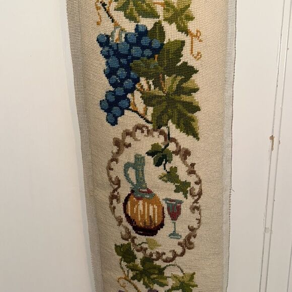 Vintage needlepoint grapes, grape leaves, wine bottle & glass bell pull - Picture 3 of 8